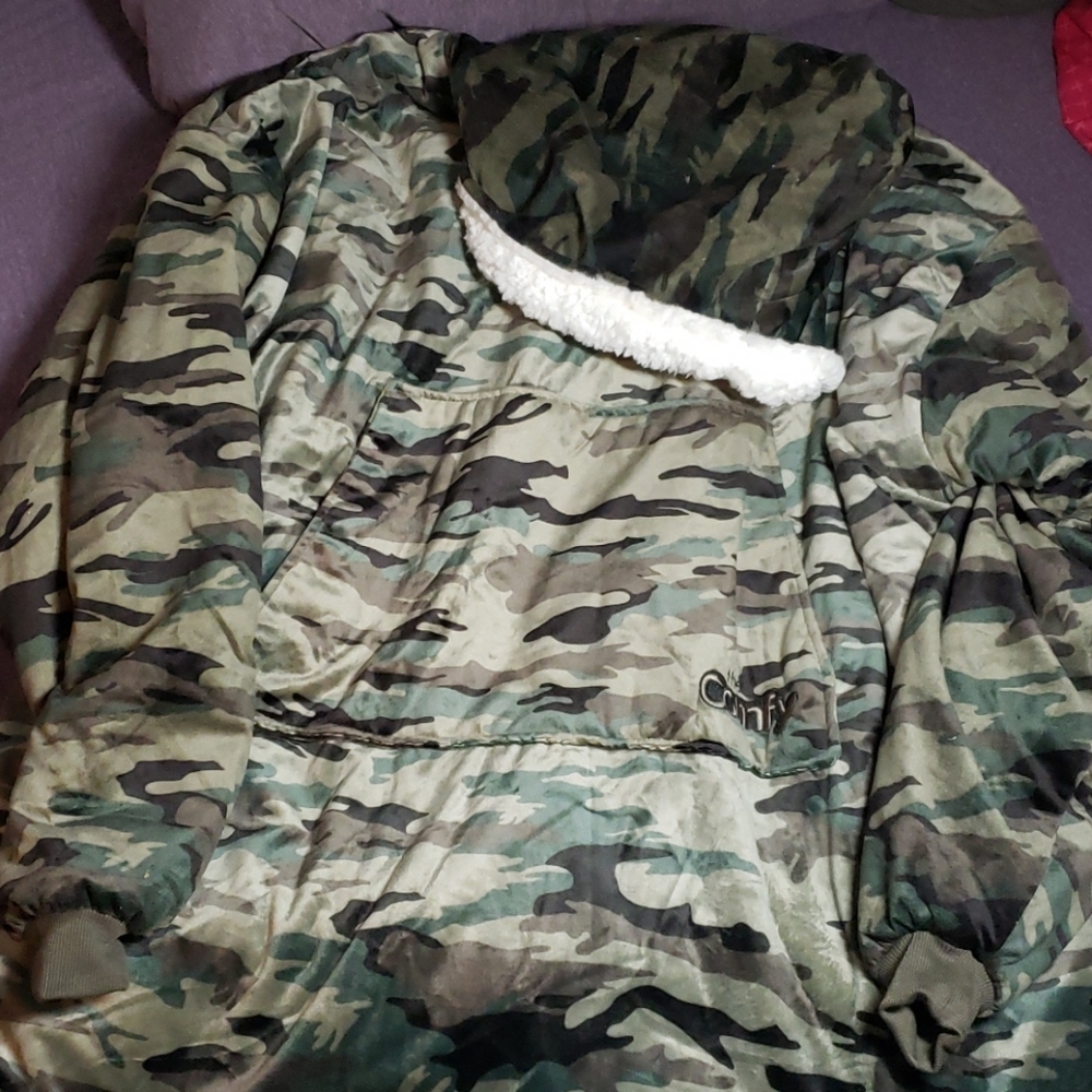 Mens "sweater blanket"